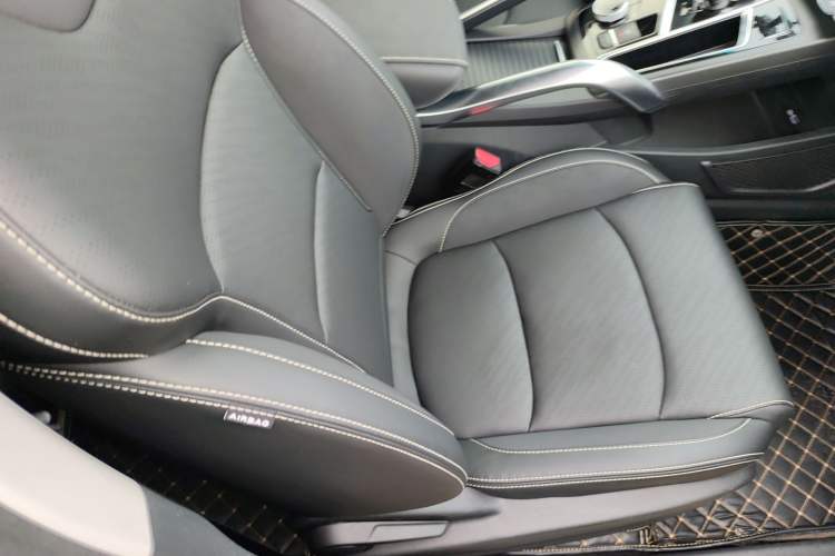 Used Geely Auto Emgrand X7 Sport 2022 Boyue X 1.8TD DCT Smart Model Right Front Seat