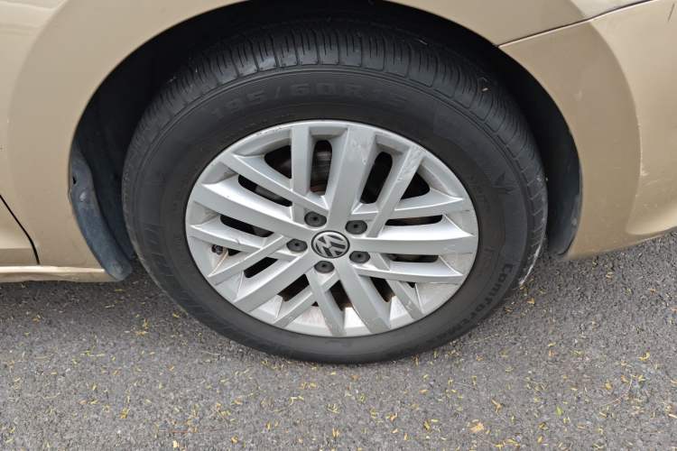 Used Volkswagen Santana 2013 1.6L Automatic Luxury Edition Exterior 7