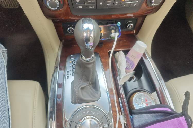 Used Infiniti QX80 
