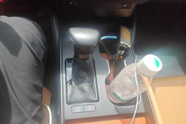Used Lexus ES 2022 200 Excellence Edition
