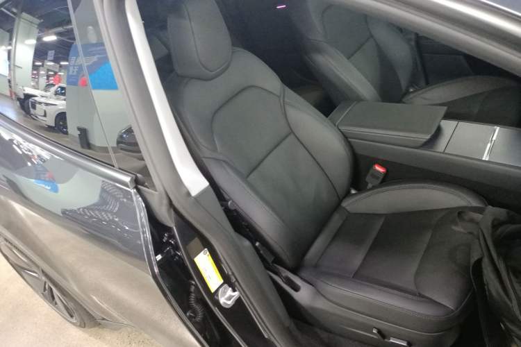 Used Tesla Model Y 2025 Long-Range All-Wheel Drive First Edition