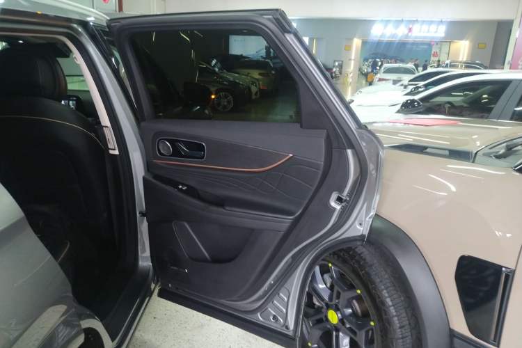 Used Chery Tiggo 9 2023 2.0T Dual-Clutch Two-Wheel Drive Luxury Edition 5 Seats