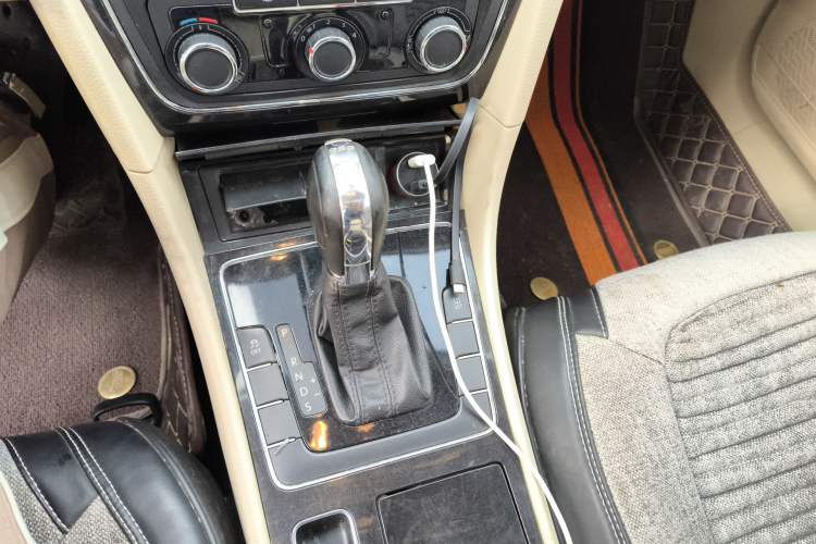 Used Volkswagen Passat 2014 1.8TSI Automatic Prestige Edition
