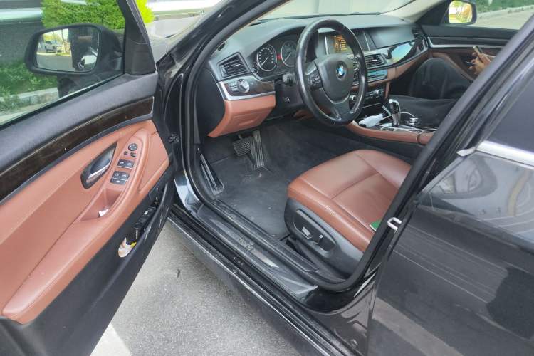 Used BMW 5 Series 2017 525Li Leading Model