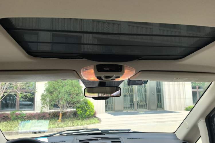 Used Mercedes-Benz Viano 2013 3.0L Navigator Edition