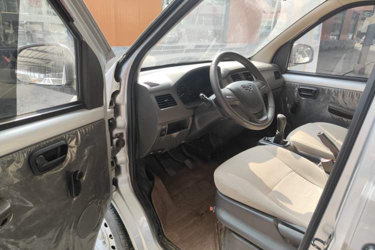 Used Wuling Rongguang S 2021 1.2L Base Model Window-Sealed 5-Seat LSI Car