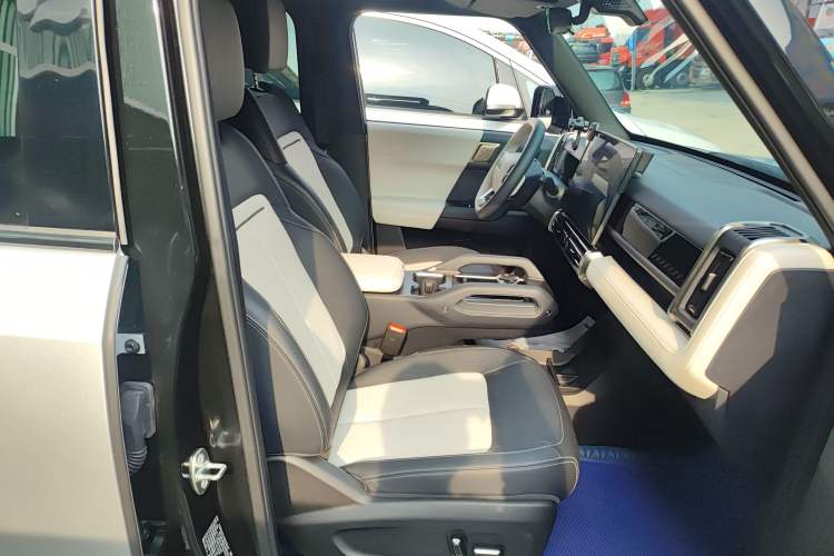 Used iCAR 03T 2024 501km Four-wheel Drive Long-Range Version Right Front Seat