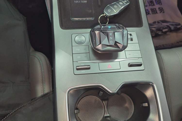 Used BYD Song L DM-i 2025 Intelligent Driving Version 160 km Beyond-Range Type Gear Lever