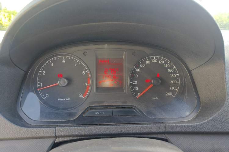 Used Volkswagen Jetta 2013 1.6L Manual Fashion Edition Instrument Cluster