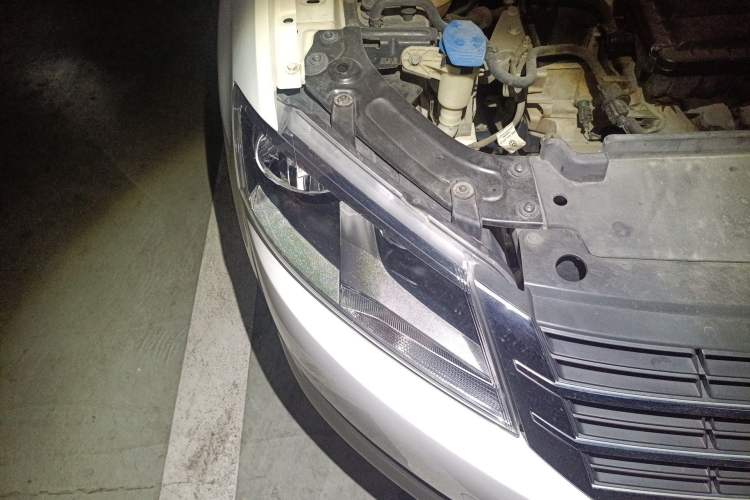 Used Volkswagen Gran Lavida 2013 1.6L Automatic Fashion Model