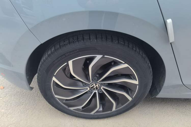 Used Volkswagen Golf 2021 280TSI DSG Pro Right Rear Wheel Hub