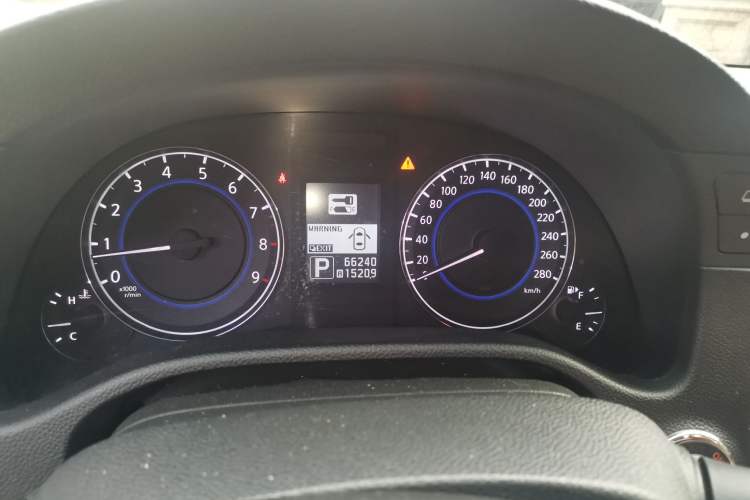 Used Infiniti G Series 2010 G37 Coupe Convertible Rosewood Edition