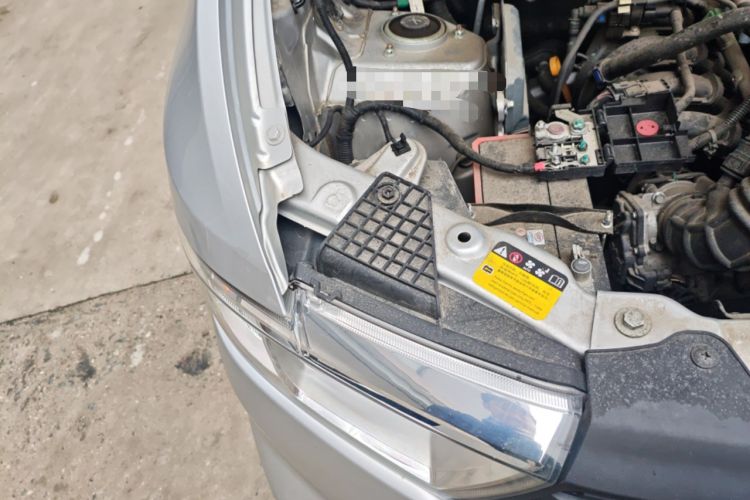 Used Wuling Hongguang V 2022 1.5L Jingqu Version Hydraulic Power Steering LAR Right Front Headlight