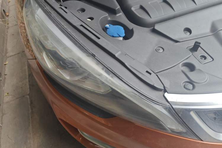 Used Geely Auto Emgrand GS 2017 Sport Edition 1.3T Automatic Smart Connectivity Model Right Front Headlight