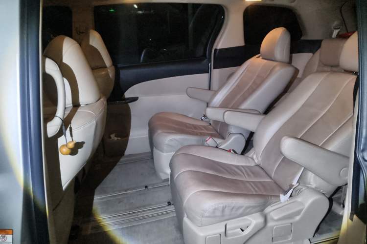 Used Toyota Previa 2012 2.4L 7-Seater Luxury Edition Left Rear Seat