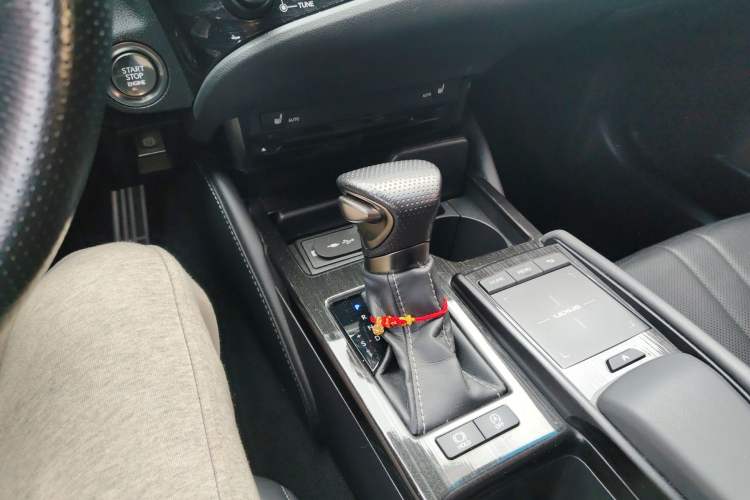 Used Lexus ES 2018 260 F SPORT China V Standard
