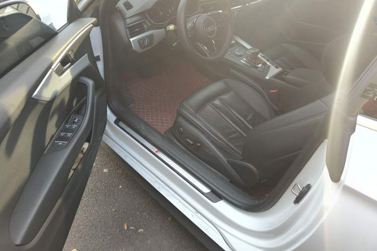 Used Audi A5 2017 Cabriolet 40 TFSI Fashion Model Driver Seat