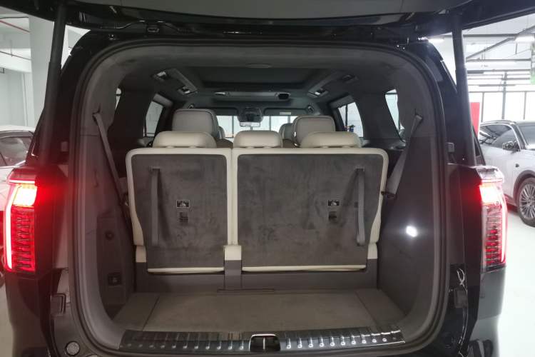 Used Zeekr 009 2024 7-Seater Walk-Through Version Four-Wheel Drive 108 kWh
