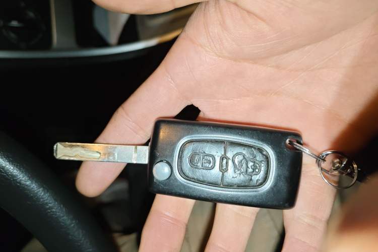 Used Peugeot 307 2010 Sedan 1.6L Automatic Luxury Edition
