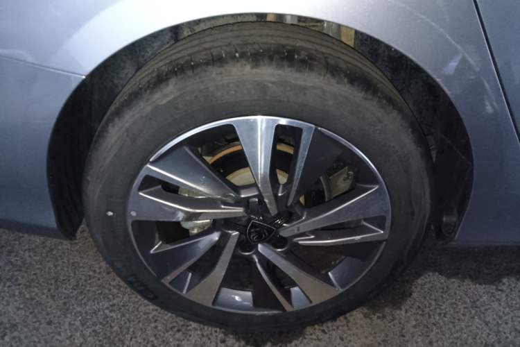 Used Peugeot 408 2022 1.6T Light-Chasing Edition
