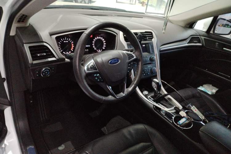 Used Ford Mondeo 2013 1.5L GTDi180 Fashion Edition Center Console