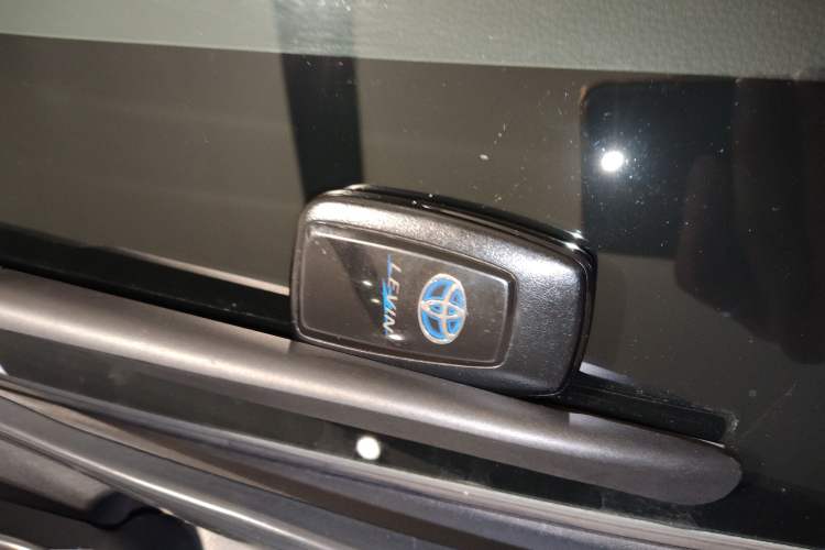 Used Toyota Levin 2019 Dual-Engine 1.8H E-CVT Entry-Level Model China VI Standard
