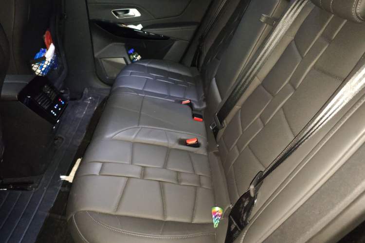 Used DS 7 2018 45THP Opera Edition Left Rear Seat