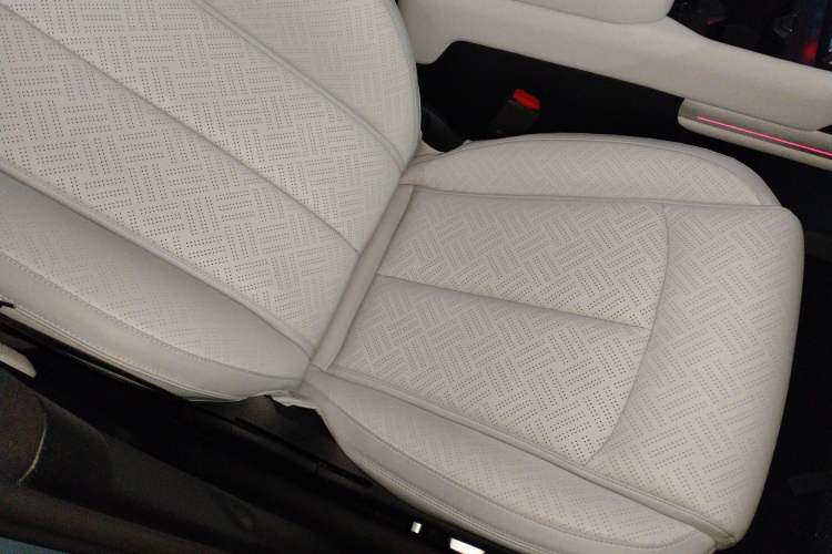 Used Formula Leopard Titanium 3 2025 501KM All-Wheel Drive Intelligent Driving Ultra Version
