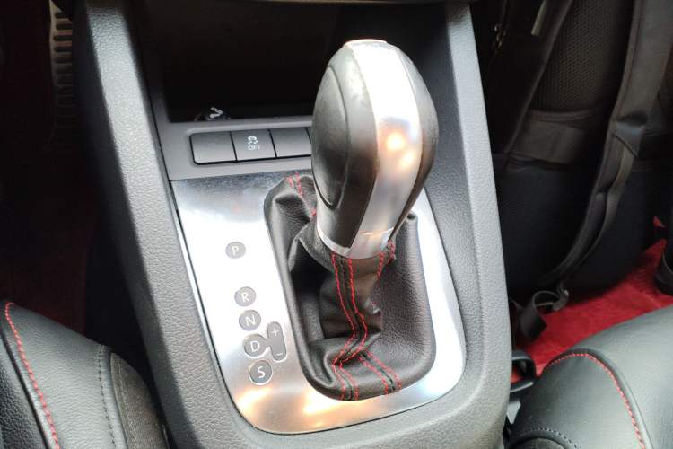 Used Volkswagen Sagitar 2013 2.0 TSI GLI