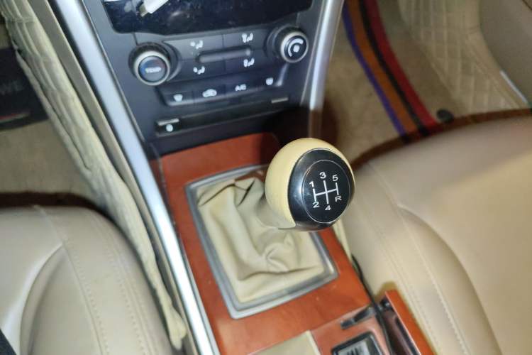 Used Roewe 550 2013 Classic Edition 550 1.8L Manual Luxury Model
