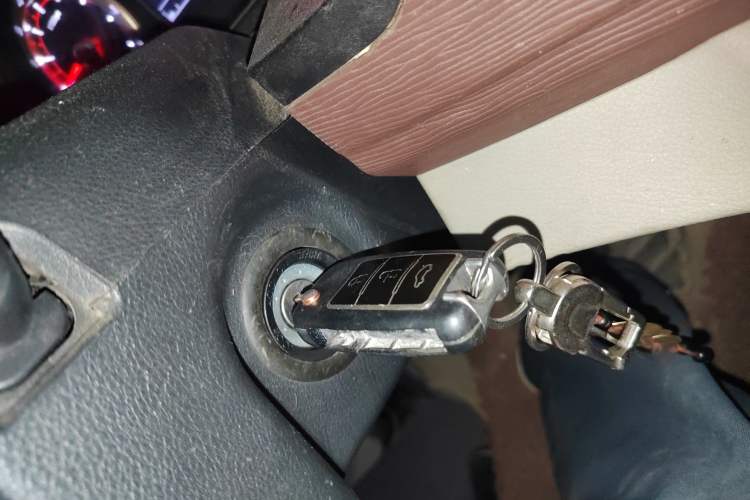 Used FORTHING Lingzhi 2019 M5L 1.6L 7-Seater Comfort Model China VI Standard
