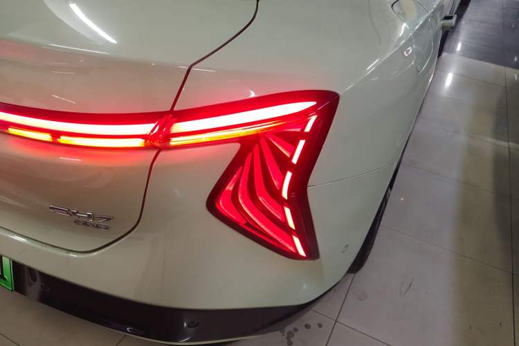 Used Hongqi EH7 2024 760 Pro+ Four-Wheel Drive Version