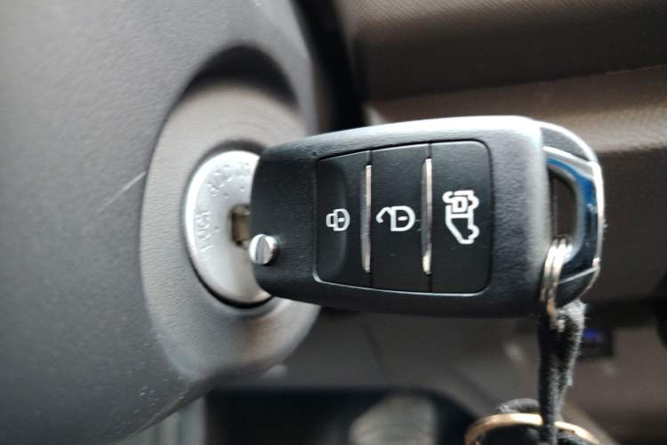 Used JMC E Fushun 2025 Model, Open Window Version, 53.58 kWh, Mid-axle, Low-roof