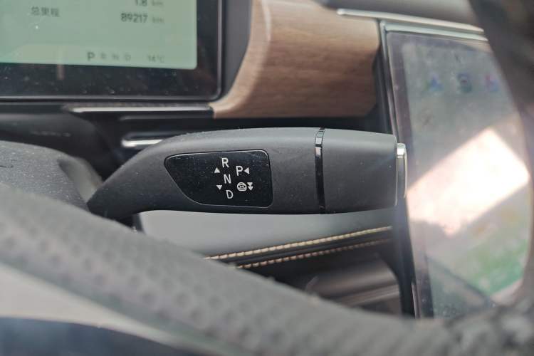 Used XPeng P5 2024 500 Plus Edition Gear Lever