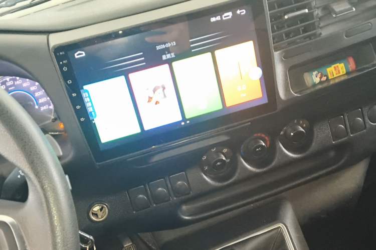 Used JMC Transit 2021 2.8T Space King Standard Version Short Wheelbase Mid-Height Roof 6-Seater Diesel Euro VI JX493
