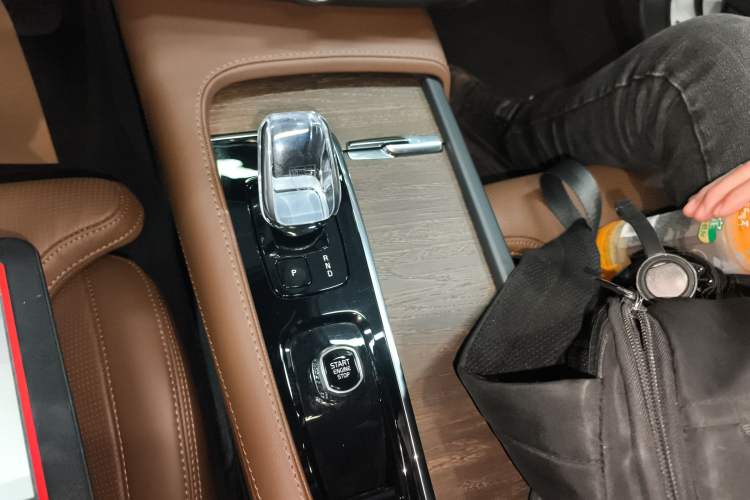 Used Volvo V90 2024 Cross Country B5 AWD Prestige Edition