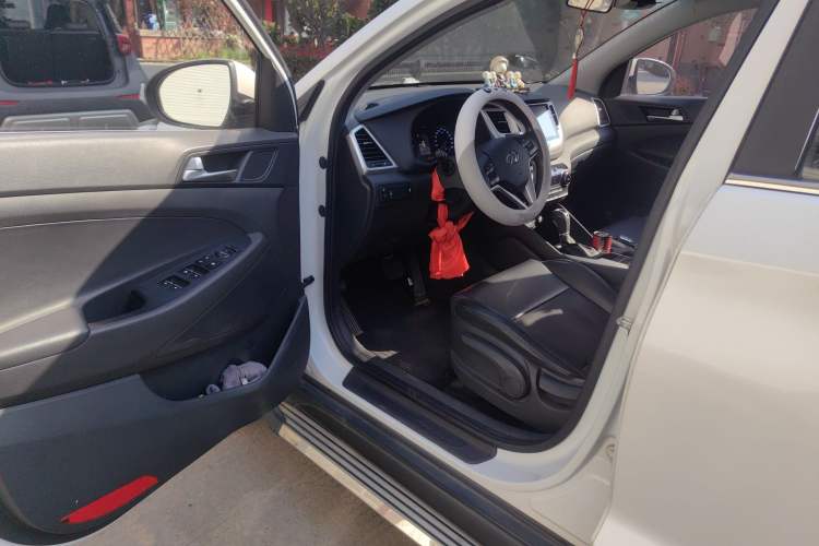 Used Hyundai Tucson 2015 1.6T Dual-Clutch Two-Wheel-Drive Smart Model
