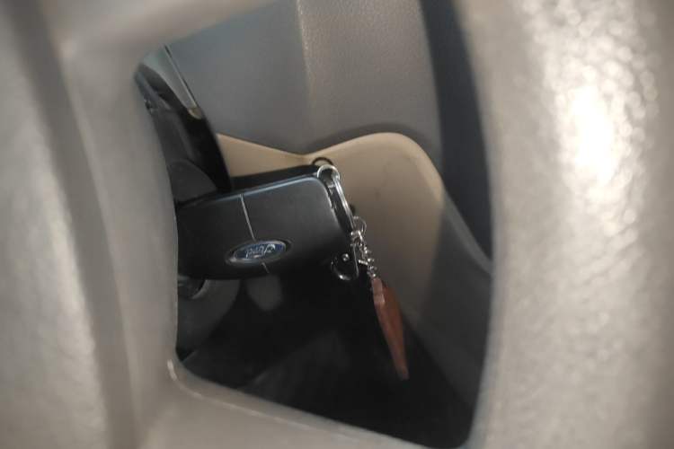 Used Ford Focus 2011 Sedan 1.8L Manual Classic Model
