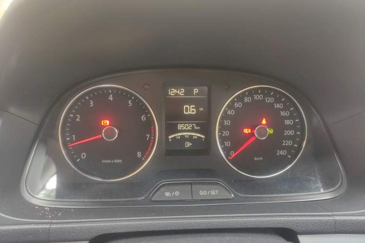 Used Volkswagen Gran Lavida 2013 1.4 TSI Automatic Comfort Model Instrument Cluster