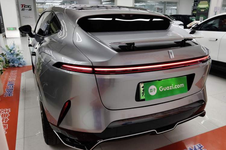 Used Avatr 11 2022 Long-Range Dual-Motor Luxury Edition 5 Seats
