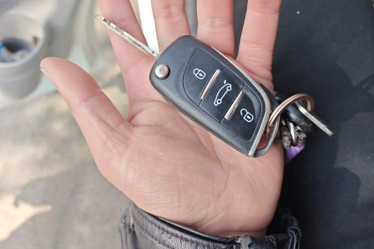 Used SAIC MAXUS Xintu V80 2021 2.0T Manual Classic Aoyuntong Long Wheelbase Mid-Roof 6/7/8/9-Seater