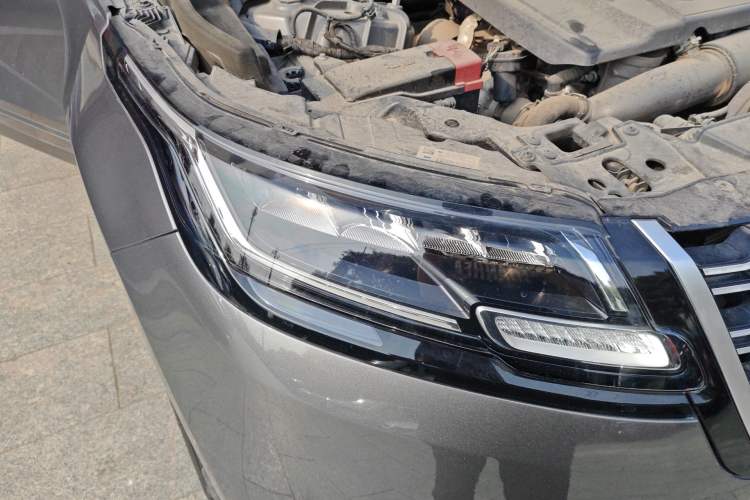 Used Land Rover Range Velar 2019 250 PS Right Front Headlight