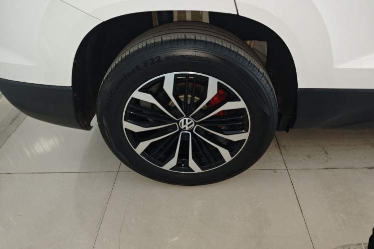 Used Volkswagen Tharu 2023 300TSI Two-Wheel-Drive Crescent Edition
