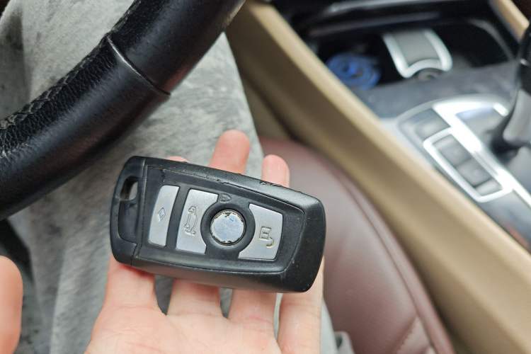 Used BMW 5 Series 2011 535i Sport Edition Vehicle Key