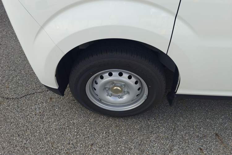 Used Ruichi EC75 2025 Model Passenger Vehicle Smart Driving Ultra-Charging Edition Pioneer II 50.1 kWh