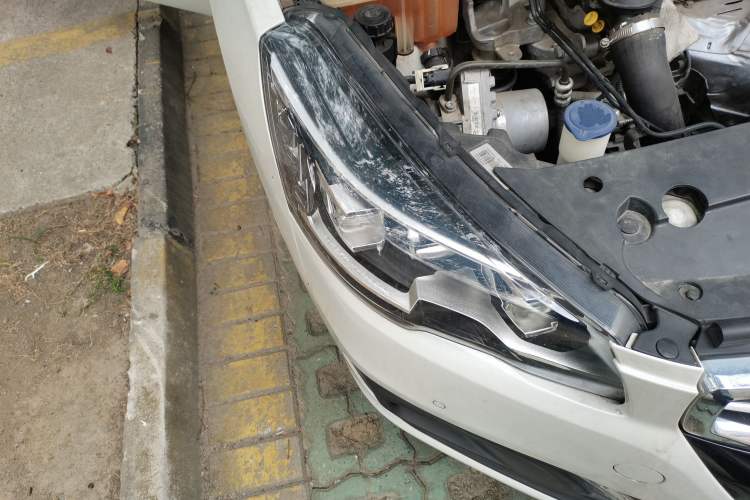 Used Peugeot 508 2015 1.8THP Automatic Prestige Edition Right Front Headlight