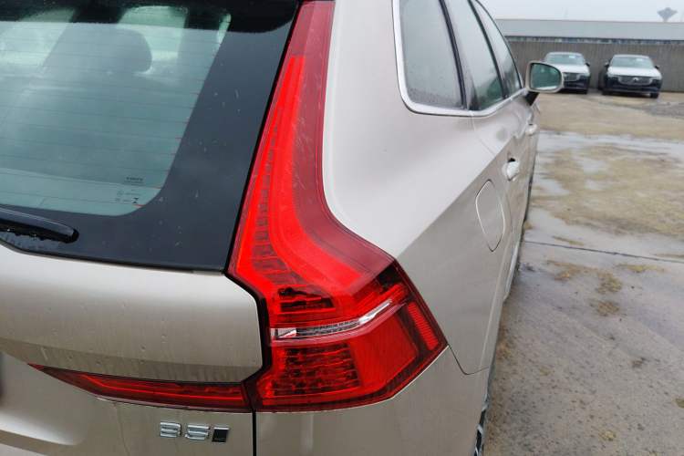 Used Volvo XC60 2025 B5 Four-Wheel Drive Smart & Advanced Luxury Edition Exterior 3