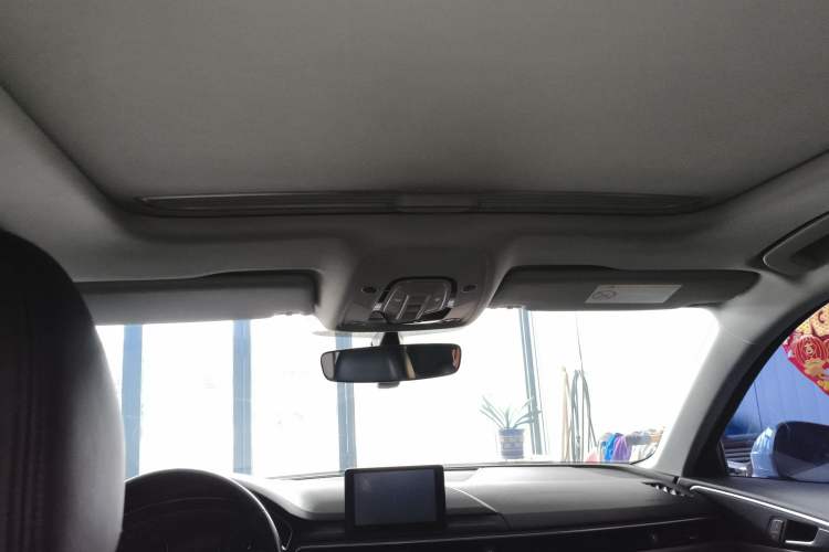 Used Audi A4L 2018 30th Anniversary Edition 40 TFSI Trendy Model Headliner