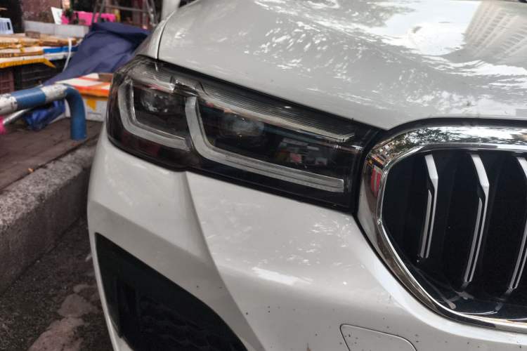 Used BMW 5 Series 2022 530Li Luxury Edition M Sport Package Right Front Headlight