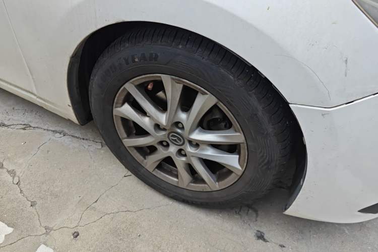 Used Mazda 3 Axela 2014 Sedan 1.5L Manual Comfort Model